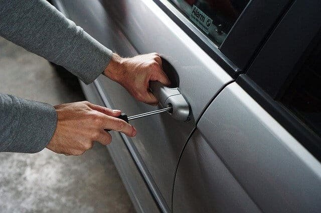 You are currently viewing Automotive Locksmith To Unlock Car With No Damage