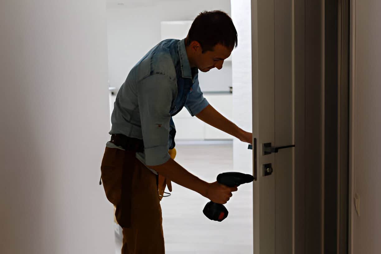 You are currently viewing Enhancing Business Security: Commercial Locksmith Solutions