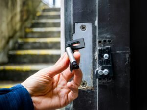 Read more about the article Understanding Emergency Locksmith Services in Melbourne: Costs and Benefits